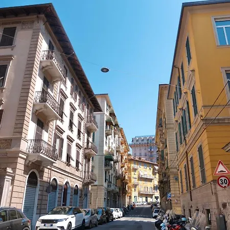 Sweet Life Liguria Oda ve Kahvaltı La Spezia